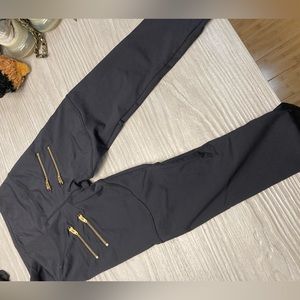 Varley legging. Gold zipper